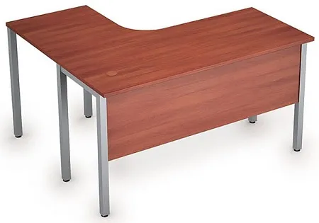 Стол на металлических опорах, экран ЛДСП 2МД.131R