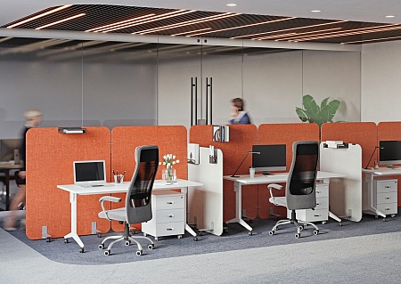 Перегородка на металлических опорах, на роликах AP...